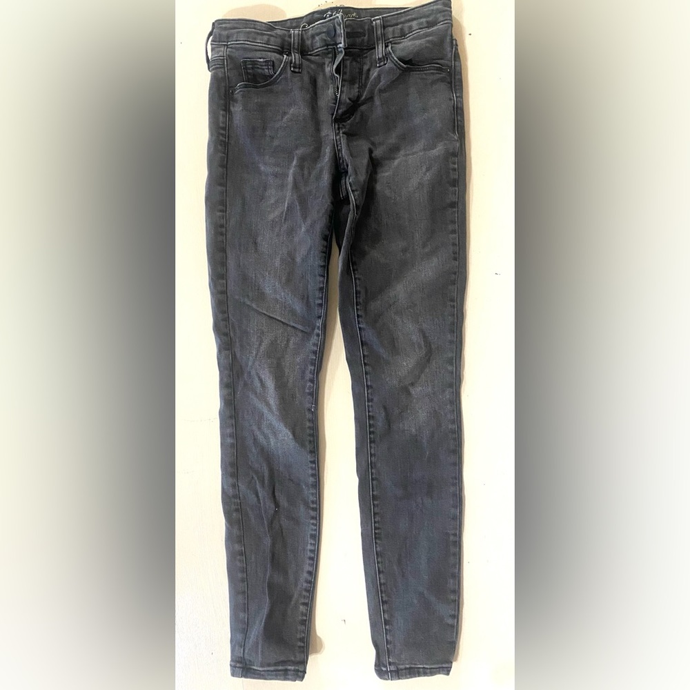 Brand: Gray Universal Threads Size: 00/24- Regular Color: Gray